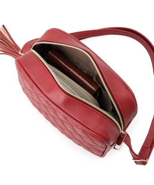 SHOO・LA・RUE（シューラルー）の「◆タッセル付きキルトショルダーバッグ（ショルダーバッグ・レディース・シルバー/ワインレッド/ベージュ/ブラック・00）」の9枚目の写真