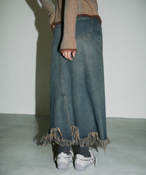 Clum(クルム)の「fringe vintage make denim skirt / フリンジデザインヴィンテージメイクデニムスカート(デニムスカート・レディース・ブルー系その他・SMALL/MEDIUM)」の3枚目の写真