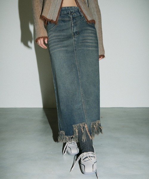 Clum(クルム)の「fringe vintage make denim skirt / フリンジデザインヴィンテージメイクデニムスカート(デニムスカート・レディース・ブルー系その他・SMALL/MEDIUM)」の6枚目の写真