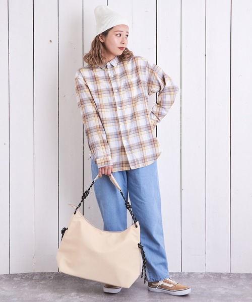 CUBE SUGAR(キューブシュガー)の「ナイロン2WAYショルダーバッグ(ショルダーバッグ・レディース・ナチュラル/ブラック・M)」の7枚目の写真