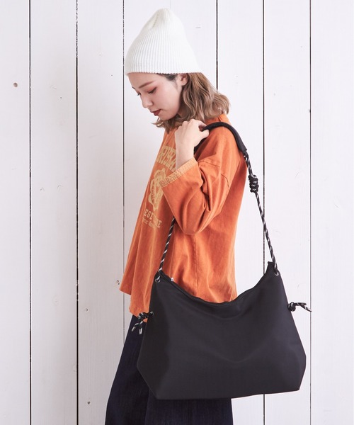 CUBE SUGAR(キューブシュガー)の「ナイロン2WAYショルダーバッグ(ショルダーバッグ・レディース・ナチュラル/ブラック・M)」の5枚目の写真