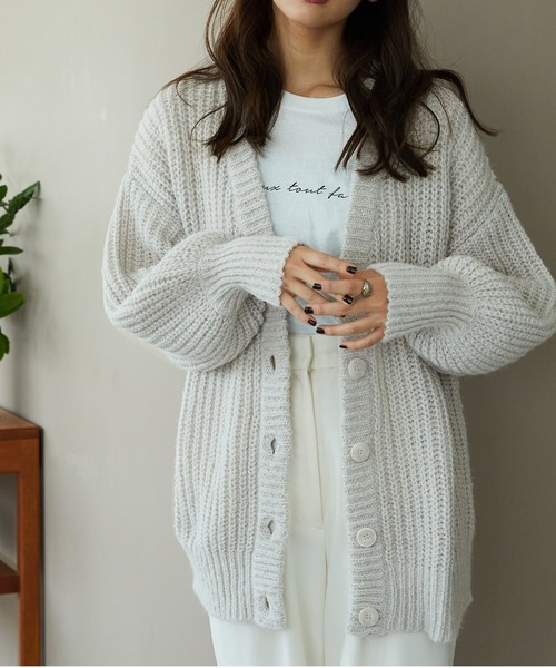 MISCH MASCH(ミッシュマッシュ)の「Vネックニットカーディガン MO33N01(ニット/セーター・レディース・ブルー/ピンク/グリーン/ライトグレー/ネイビー/イエロー・フリ-)」の2枚目の写真