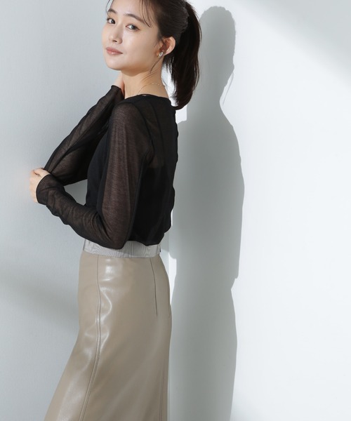 NANO universe(ナノユニバース)の「梨地シアーカットトップス(Tシャツ/カットソー・レディース・オフホワイト/ブラック/ライトブルー・S/M)」の22枚目の写真