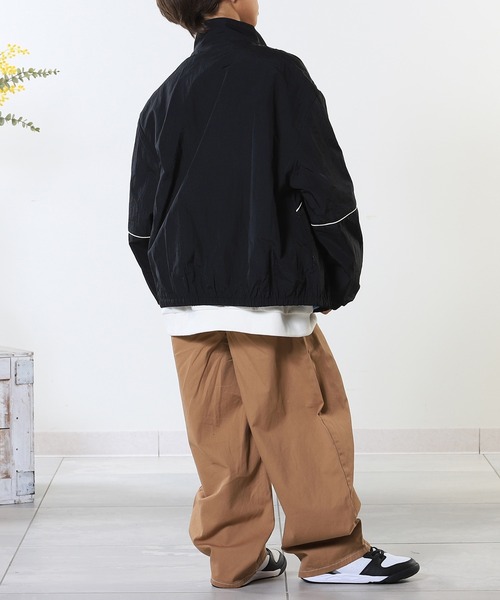 SHOO・LA・RUE（シューラルー）の「【100-150cm/洗える/男女兼用】スタンドカラー パイピングブルゾン（ブルゾン・キッズ・ブラック/パープル/ベージュ・11/10/12/15 /13/14）」の21枚目の写真