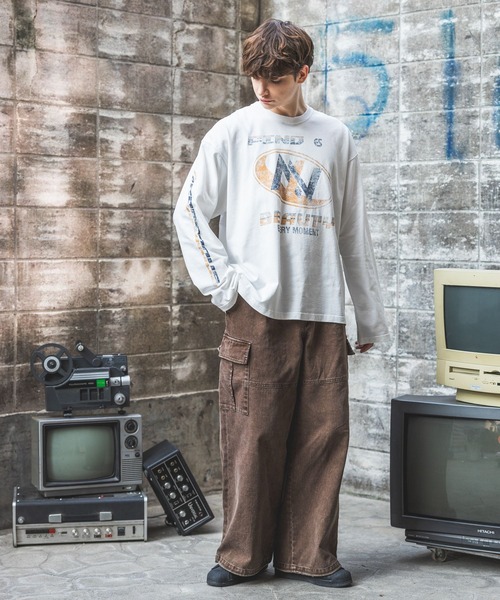 PBLIM(ページボーイリム)の「《UNISEX》スプレーロゴロンT(Tシャツ/カットソー・レディース・ベージュ/ブラック/ホワイト・MEDIUM/LARGE)」の6枚目の写真