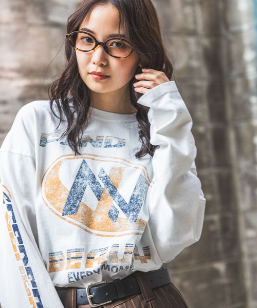 PBLIM(ページボーイリム)の「《UNISEX》スプレーロゴロンT(Tシャツ/カットソー・レディース・ベージュ/ブラック/ホワイト・MEDIUM/LARGE)」の12枚目の写真