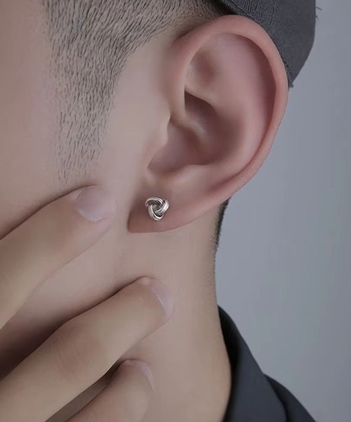 WARAIJOGO（ワライジョウゴ）の「【WARAIJOGO】EK252/ツイストピアス/両耳用(NEZ)（ピアス（両耳用）・メンズ・シルバー・FREE）」の3枚目の写真