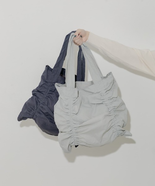 SMELLY（スメリー）の「ナイロンギャザートート（トートバッグ・レディース・チャコールグレー/ライトグレー・-）」の10枚目の写真