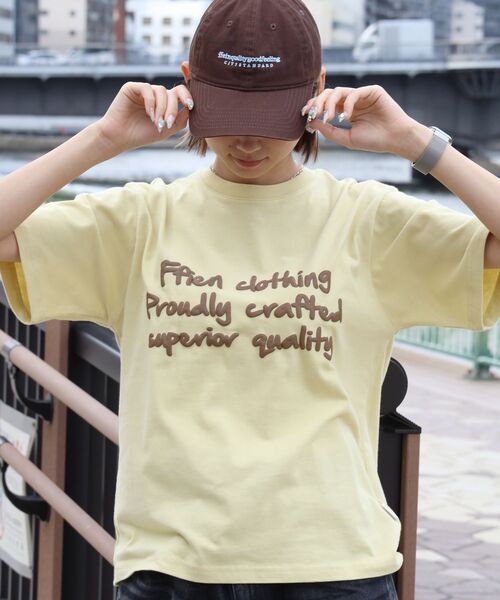 FFEIN(フェイン)の「【FFEIN(フェイン)】手書きロゴショート丈Tシャツ / Tシャツ クルーネック 半袖 プリント 手書きロゴ【短丈】(Tシャツ/カットソー・メンズ・ホワイト/ブルー/チャコール/アイボリー/モカ/その他1/レモンイエロー/ライトブルー・LARGE/MEDIUM/SMALL)」の7枚目の写真
