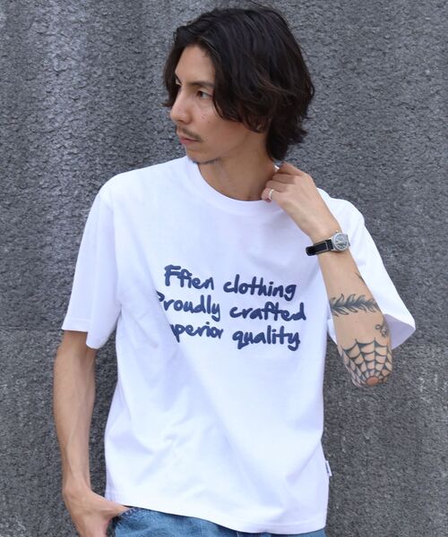 FFEIN(フェイン)の「【FFEIN(フェイン)】手書きロゴショート丈Tシャツ / Tシャツ クルーネック 半袖 プリント 手書きロゴ【短丈】(Tシャツ/カットソー・メンズ・ホワイト/ブルー/チャコール/アイボリー/モカ/その他1/レモンイエロー/ライトブルー・LARGE/MEDIUM/SMALL)」の10枚目の写真