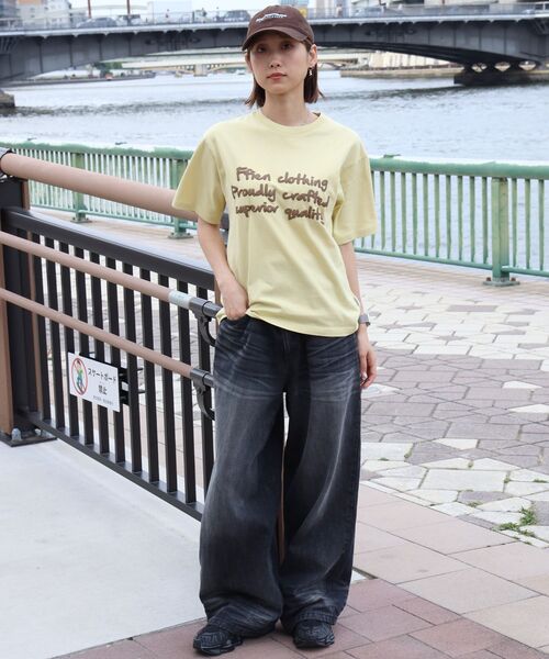 FFEIN(フェイン)の「【FFEIN(フェイン)】手書きロゴショート丈Tシャツ / Tシャツ クルーネック 半袖 プリント 手書きロゴ【短丈】(Tシャツ/カットソー・メンズ・ホワイト/ブルー/チャコール/アイボリー/モカ/その他1/レモンイエロー/ライトブルー・LARGE/MEDIUM/SMALL)」の17枚目の写真