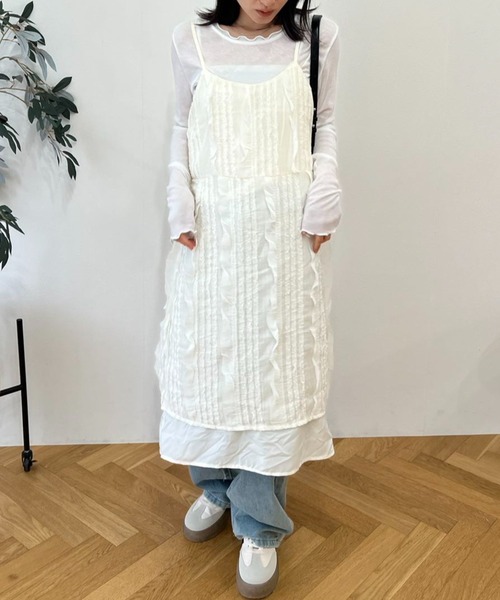 mebole(メボレ)の「シアーフリルキャミワンピース(ワンピース・レディース・アイボリー/ブラック・FREE)」の20枚目の写真