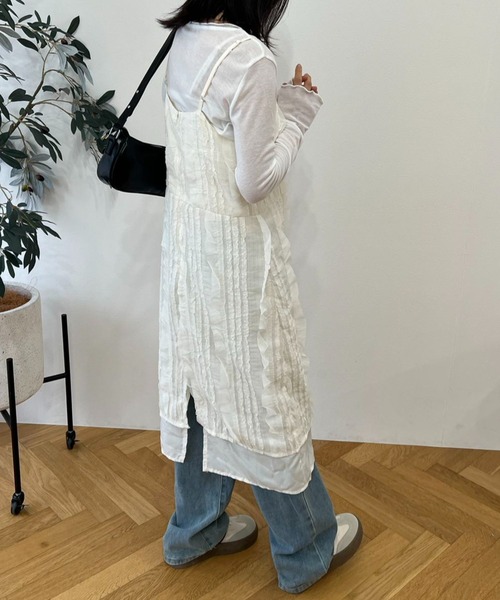 mebole(メボレ)の「シアーフリルキャミワンピース(ワンピース・レディース・アイボリー/ブラック・FREE)」の18枚目の写真