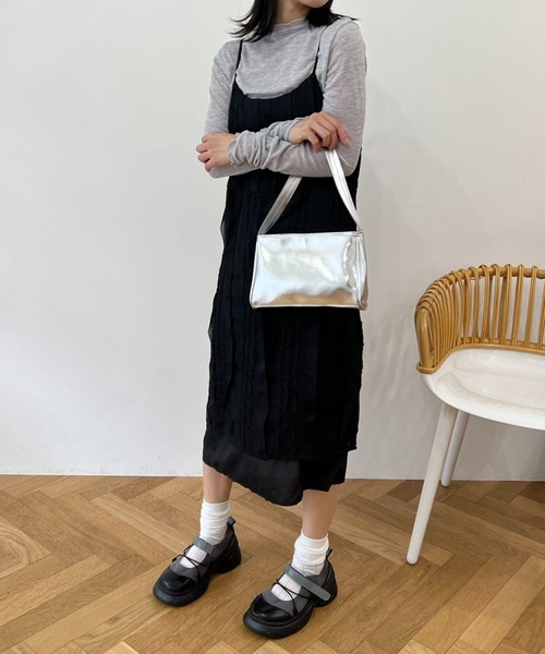 mebole(メボレ)の「シアーフリルキャミワンピース(ワンピース・レディース・アイボリー/ブラック・FREE)」の4枚目の写真