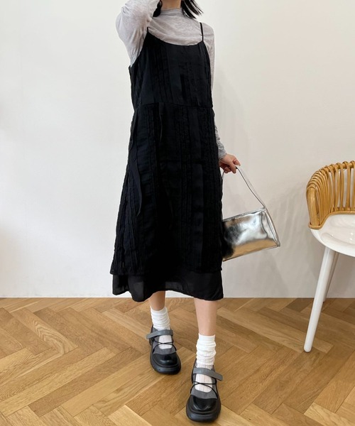 mebole(メボレ)の「シアーフリルキャミワンピース(ワンピース・レディース・アイボリー/ブラック・FREE)」の6枚目の写真