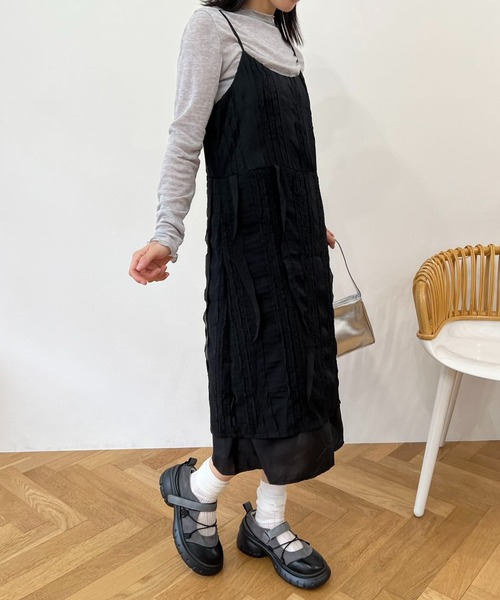 mebole(メボレ)の「シアーフリルキャミワンピース(ワンピース・レディース・アイボリー/ブラック・FREE)」の9枚目の写真