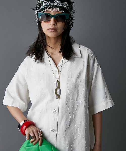 GEVS.(ジェイヴィス)の「綿麻シャツ<大きいサイズ有>GEVS.(シャツ/ブラウス・レディース・イエロー系/アイボリー・3L/LL/L/M/5L/4L)」の2枚目の写真