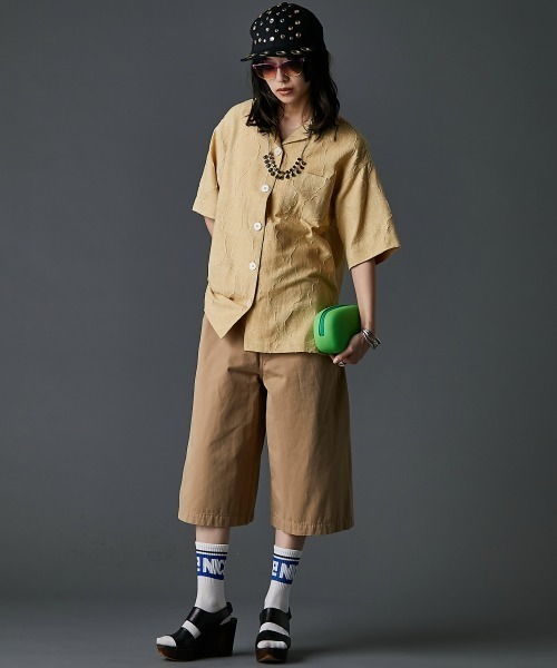 GEVS.(ジェイヴィス)の「綿麻シャツ<大きいサイズ有>GEVS.(シャツ/ブラウス・レディース・イエロー系/アイボリー・3L/LL/L/M/5L/4L)」の5枚目の写真