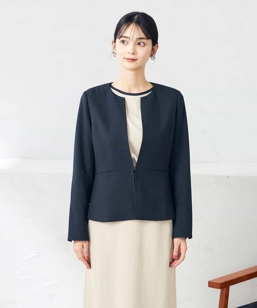 a.v.v（アーヴェヴェ）の「【洗える/ストレッチ/UVカット】麻調ストレッチキーネックジャケット（ノーカラージャケット・レディース・グレー/ネイビー/ベージュ・36/38/42/40/34）」の14枚目の写真