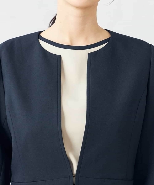 a.v.v（アーヴェヴェ）の「【洗える/ストレッチ/UVカット】麻調ストレッチキーネックジャケット（ノーカラージャケット・レディース・グレー/ネイビー/ベージュ・36/38/42/40/34）」の11枚目の写真