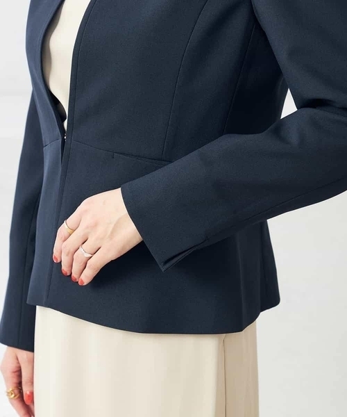 a.v.v（アーヴェヴェ）の「【洗える/ストレッチ/UVカット】麻調ストレッチキーネックジャケット（ノーカラージャケット・レディース・グレー/ネイビー/ベージュ・36/38/42/40/34）」の10枚目の写真