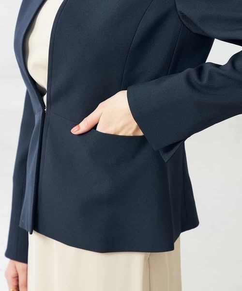 a.v.v（アーヴェヴェ）の「【洗える/ストレッチ/UVカット】麻調ストレッチキーネックジャケット（ノーカラージャケット・レディース・グレー/ネイビー/ベージュ・36/38/42/40/34）」の9枚目の写真