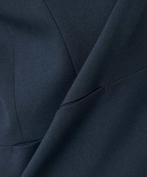 a.v.v（アーヴェヴェ）の「【洗える/ストレッチ/UVカット】麻調ストレッチキーネックジャケット（ノーカラージャケット・レディース・グレー/ネイビー/ベージュ・36/38/42/40/34）」の6枚目の写真