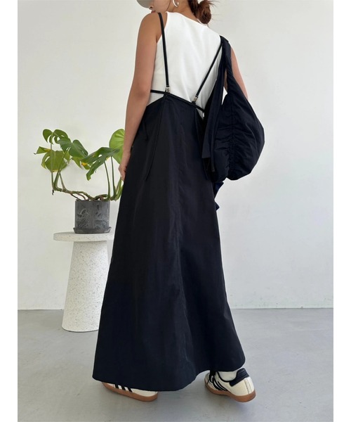 TRUNC(トランクエイティーエイト)の「Belted Flare Jumper Skirt(ジャンパースカート・レディース・カーキ/ブラック・FREE)」の6枚目の写真