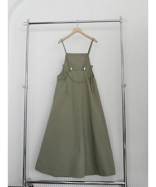 TRUNC(トランクエイティーエイト)の「Belted Flare Jumper Skirt(ジャンパースカート・レディース・カーキ/ブラック・FREE)」の17枚目の写真