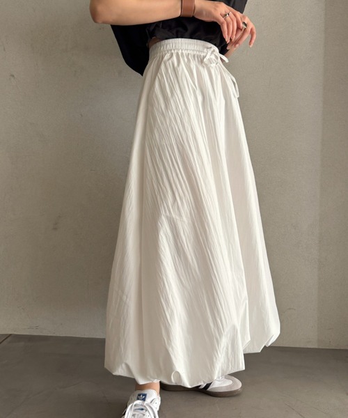 efill(エフィル)の「エアリー バルーン マキシ ロングスカート(スカート・レディース・ホワイト・FREE)」の2枚目の写真