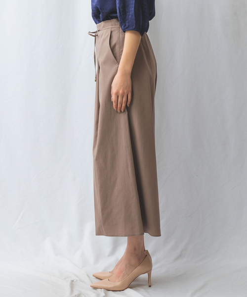 NARACAMICIE（ナラカミーチェ）の「【NARACAMICIE】【セットアップ対応】ポリ麻ワイドパンツ（その他パンツ・レディース・ブラウン/ネイビー・M/L/XL）」の15枚目の写真