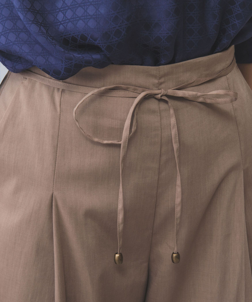 NARACAMICIE（ナラカミーチェ）の「【NARACAMICIE】【セットアップ対応】ポリ麻ワイドパンツ（その他パンツ・レディース・ブラウン/ネイビー・M/L/XL）」の17枚目の写真