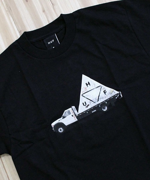 HUF(ハフ)の「ハイクリアランス ショートスリーブTシャツ HIGH CLEARANCE S/S TEE(Tシャツ/カットソー・メンズ・ホワイト/ブラック・M/L/XL)」の3枚目の写真