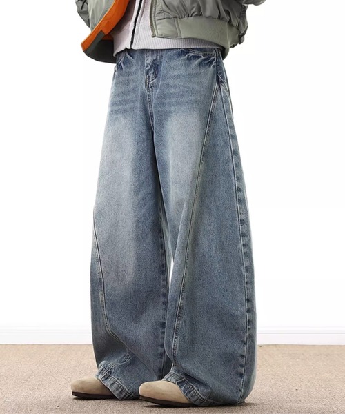 WESTBOY(ウエストボーイ)の「カーブデニムパンツ/ワイドデニムパンツ WO25S9PT05【WB ORIGINALS】(デニムパンツ・メンズ・ブルー・L/M/XL)」の1枚目の写真