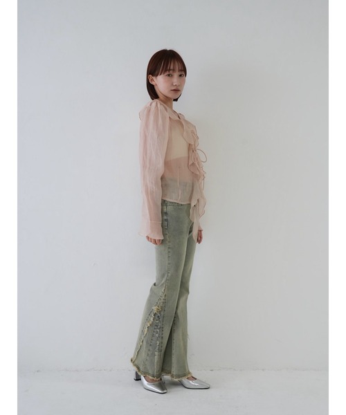 Uenui（ウニュイ）の「【 cunii 】サイド ダメージ ヴィンテージ ライク フリンジ ストレッチ フレア デニム 秋冬新作 ／ side damage Vintage like fringe stretch flare denim（デニムパンツ・レディース・ブラック/その他1/ブルー・M/S/L）」の8枚目の写真