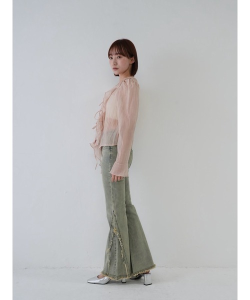 Uenui（ウニュイ）の「【 cunii 】サイド ダメージ ヴィンテージ ライク フリンジ ストレッチ フレア デニム 秋冬新作 ／ side damage Vintage like fringe stretch flare denim（デニムパンツ・レディース・ブラック/その他1/ブルー・M/S/L）」の13枚目の写真