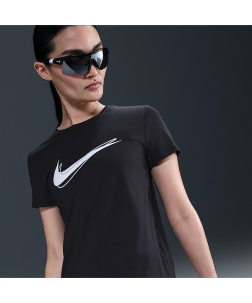 NIKE（ナイキ）の「ナイキ NIKE ナイキ  ワン SWSH HBR DF S/S トップ（Tシャツ/カットソー・レディース・ライラック/ブラック/ブルー・M/L）」の9枚目の写真