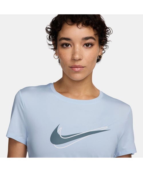 NIKE（ナイキ）の「ナイキ NIKE ナイキ  ワン SWSH HBR DF S/S トップ（Tシャツ/カットソー・レディース・ライラック/ブラック/ブルー・M/L）」の15枚目の写真