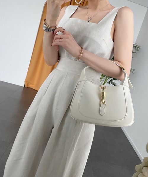 LAFFMO(ラフモ)の「セットアップ ノースリーブトップス&ハイウエストタックフレアパンツ(セットアップ・レディース・グレー/ベージュ/モカ/ブラック・F)」の22枚目の写真