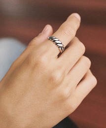 WYM LIDNM（ウィム バイ リドム）の「TWIST RING / FLUX EDGE RING / KNOT RING / DROPLET RING / LEAF EDGE RING（リング）」