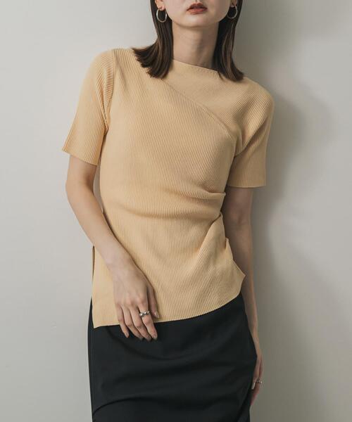 SENSE OF PLACE by URBAN RESEARCH(センスオブプレイスバイアーバンリサーチ)の「アシメネックセーター(半袖)(ニット/セーター・レディース・ブラック/オフホワイト/チャコールグレー/ベージュ・ONE)」の4枚目の写真