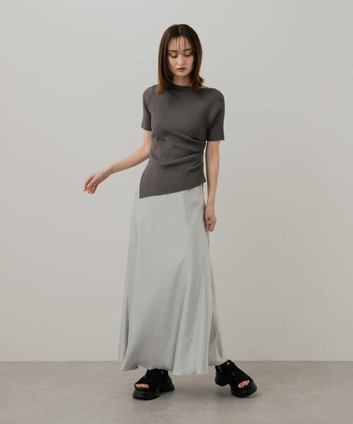 SENSE OF PLACE by URBAN RESEARCH(センスオブプレイスバイアーバンリサーチ)の「アシメネックセーター(半袖)(ニット/セーター・レディース・ブラック/オフホワイト/チャコールグレー/ベージュ・ONE)」の21枚目の写真