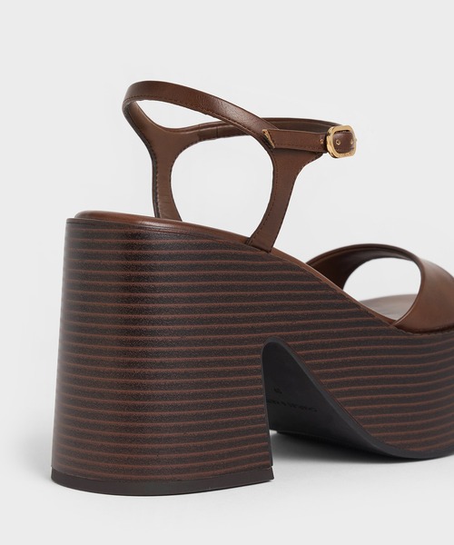 CHARLES & KEITH(チャールズ & キース)の「アンクルストラップ プラットフォームサンダル(サンダル・レディース・ホワイト/ブラック/ブラウン・23cm/22.5cm/25cm/24.5cm/23.5cm/26.5cm/25.5cm)」の9枚目の写真