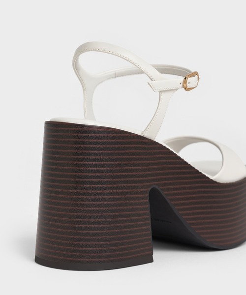 CHARLES & KEITH(チャールズ & キース)の「アンクルストラップ プラットフォームサンダル(サンダル・レディース・ホワイト/ブラック/ブラウン・23cm/22.5cm/25cm/24.5cm/23.5cm/26.5cm/25.5cm)」の14枚目の写真