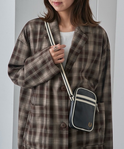 FRED PERRY(フレッドペリー)の「【FRED PERRY】CLASSIC SMALL SIDE BAG L1179(ショルダーバッグ・レディース・ブラック・FREE)」の9枚目の写真