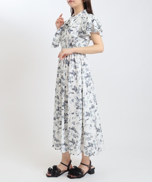 ASTORIA ODIER(アストリアオディール)の「リボンタイ花柄ワンピース(ワンピース・レディース・ブルー/ライトグレー・SMALL/MEDIUM)」の16枚目の写真