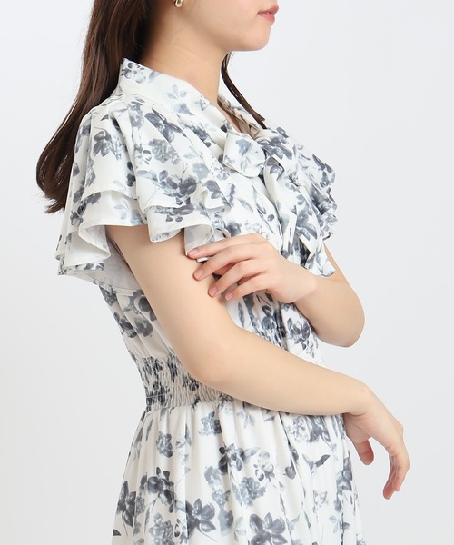 ASTORIA ODIER(アストリアオディール)の「リボンタイ花柄ワンピース(ワンピース・レディース・ブルー/ライトグレー・SMALL/MEDIUM)」の13枚目の写真