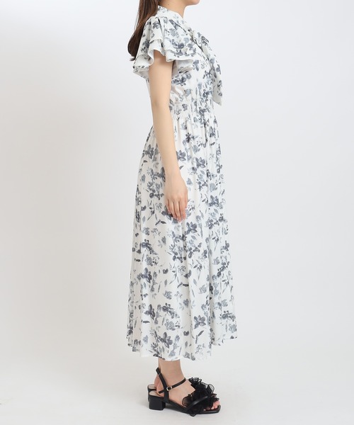 ASTORIA ODIER(アストリアオディール)の「リボンタイ花柄ワンピース(ワンピース・レディース・ブルー/ライトグレー・SMALL/MEDIUM)」の4枚目の写真