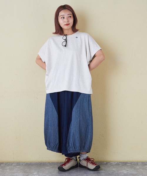 CUBE SUGAR(キューブシュガー)の「21/-シルケット風天竺接触冷感切替ドルマンTシャツ(Tシャツ/カットソー・レディース・サックスブルー/ホワイト/ブラック/オートミール・M)」の13枚目の写真