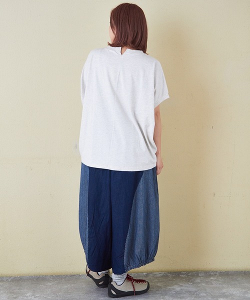 CUBE SUGAR(キューブシュガー)の「21/-シルケット風天竺接触冷感切替ドルマンTシャツ(Tシャツ/カットソー・レディース・サックスブルー/ホワイト/ブラック/オートミール・M)」の15枚目の写真